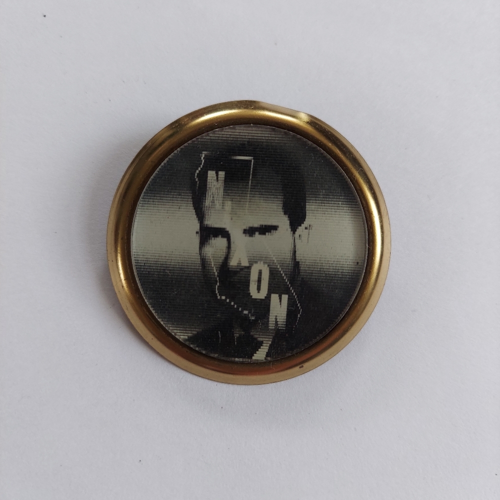Vintage Flasher Pin Nixon 60s Hologram Button Election Governor of California